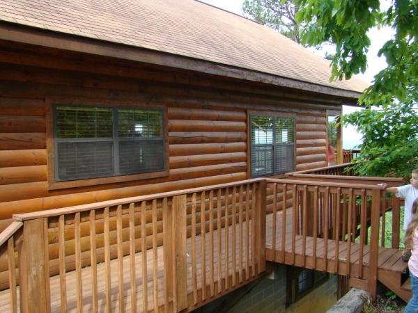 Deck leading to front of cabin & picnic area . . .