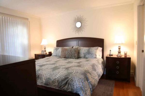 Master Suite on Main Floor - King bed 