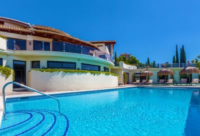 Villa El Cano with pool