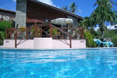 Villa Rennie with pool