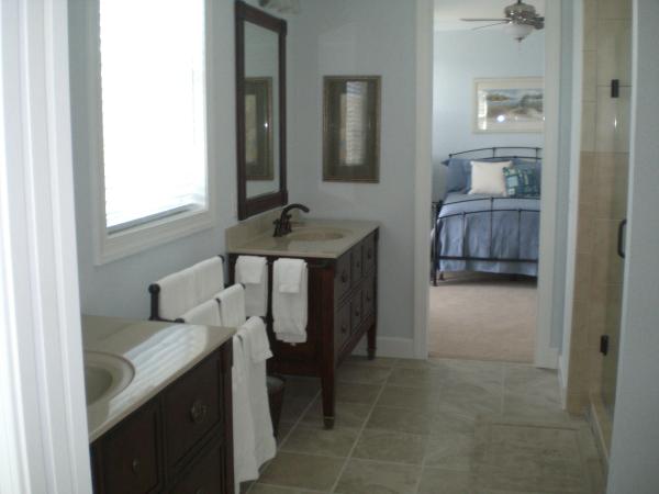 Bedroom #4 Seashore Room, Q Bed & Porch Access