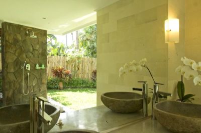 Dream River Villa Bali bathroom