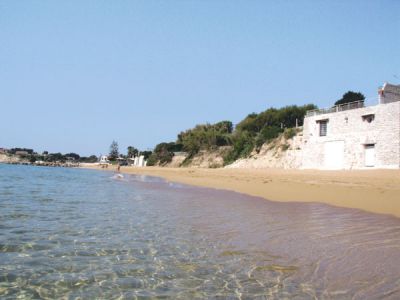 Cottage Sabbia and view along Beach