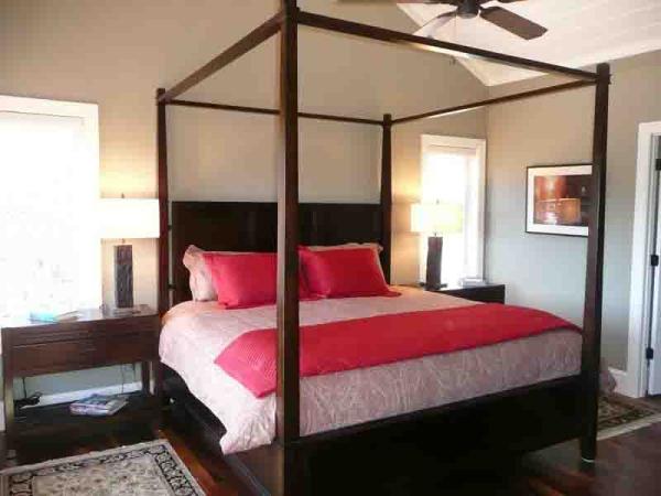 Master Bedroom - King bed - Great Views!