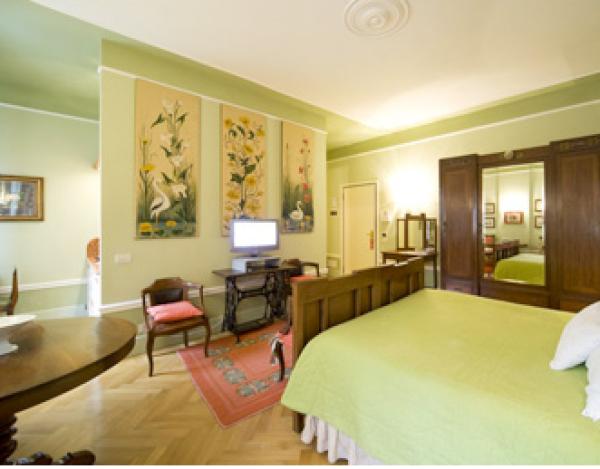 Suites Violetta Bedroom