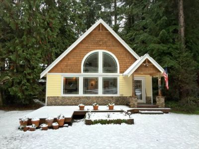 Mt. Baker cabin #1 in the snow