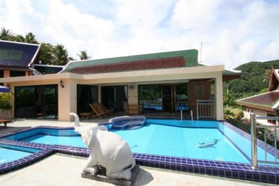 Holiday villa with pool in Phuket