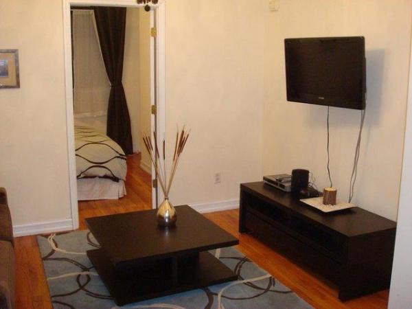 Living Room with Plazma TV