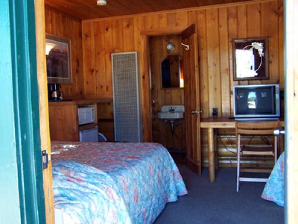 Yellowstone Cabin Bedroom