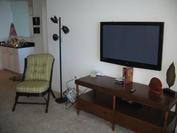 Living Room LCD TV/DVD