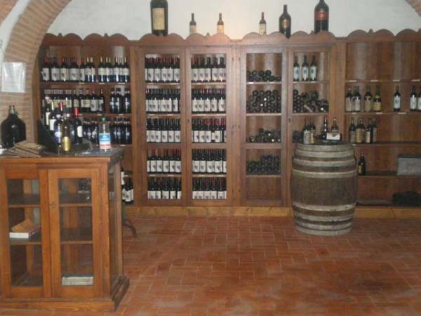 San Lorenzo  wine cellar and tasting area