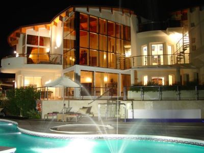 Villa El Cid with pool at night