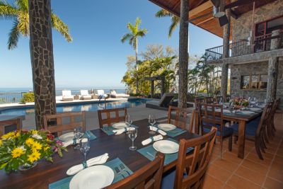 Puesta Del Sol dining with view