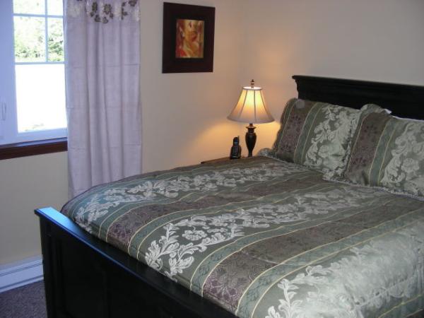 Bedroom #1 - Queen Size Bed