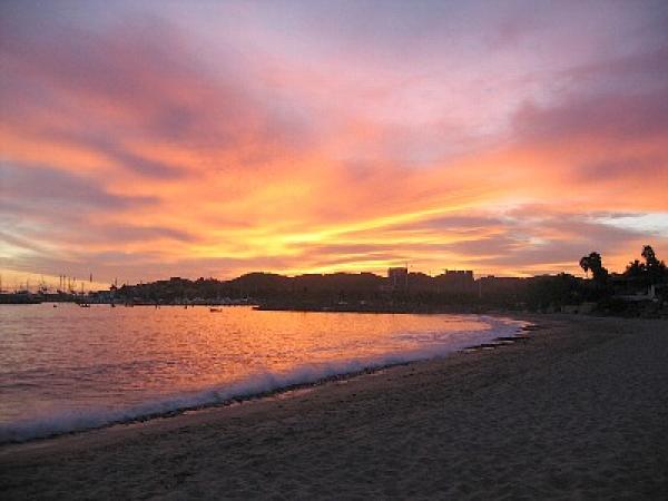 Beautiful Beach Sunset-2 Minute Walk From La Joya