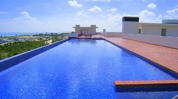 Roof top infinity pool