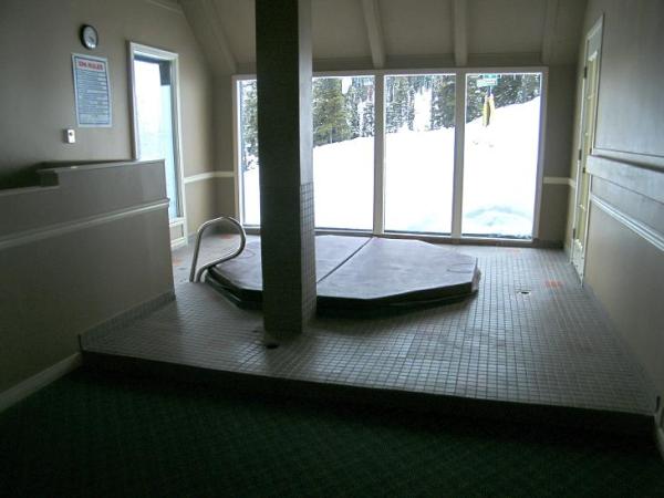 Shared Hot tub - Access from Kitchen Area