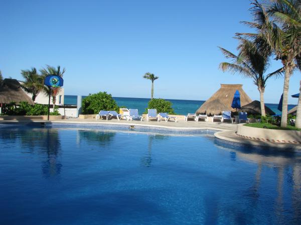 the pool at the Reef Club