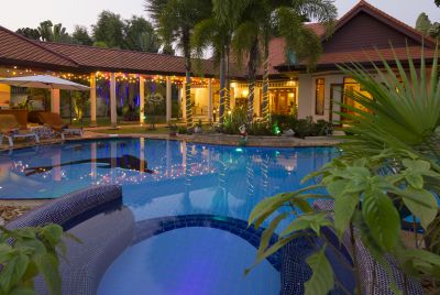 Relaxing Palm Pool Villa