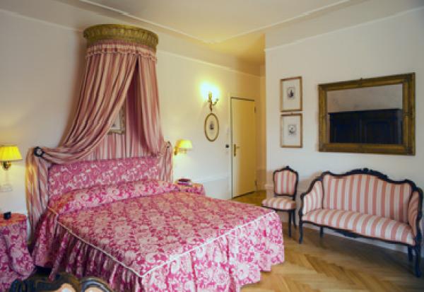 Suites Lucrezia Master Bedroom