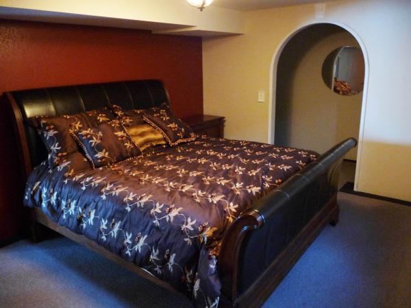 Spacious Private Second Bedroom with Walkin Closet