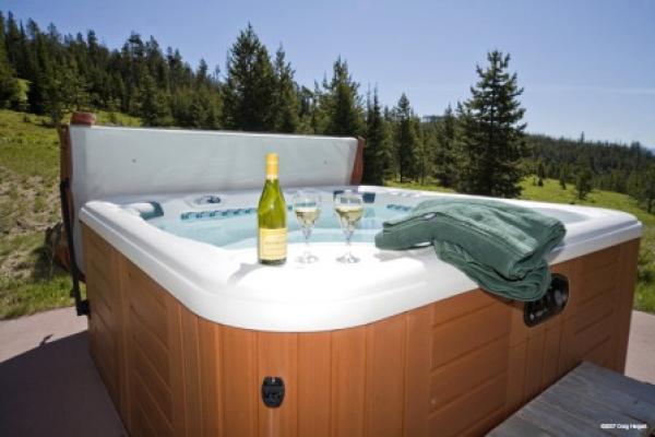 Relax and Watch the Stars in Hot Tub