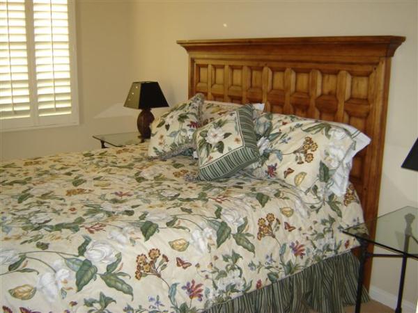 Town Home Master Bedroom (King)