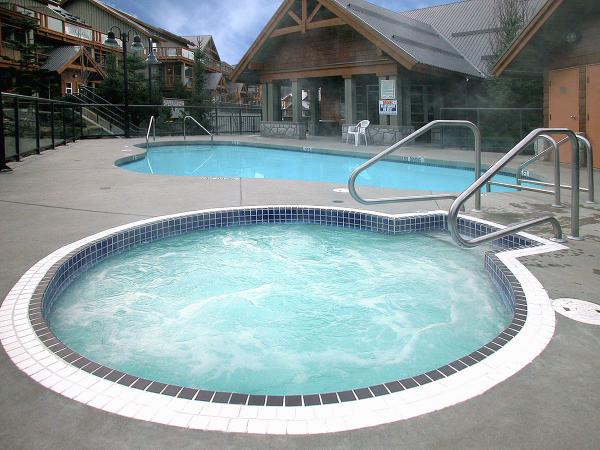 year round  hot tub and pool 