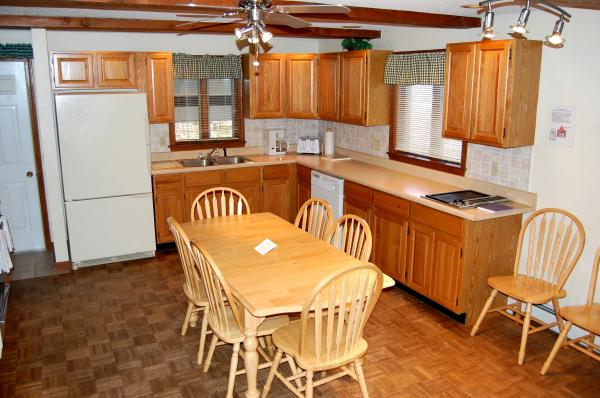 Fully Equipped Kitchen with Jen Aire Grille