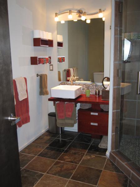Large bath with shower and steam unit