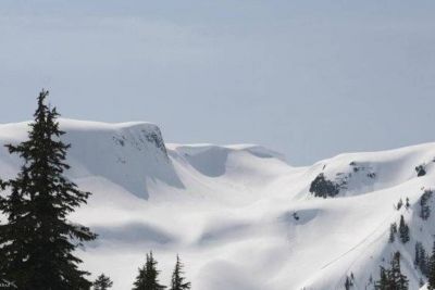 Mount Baker snow capped peaks