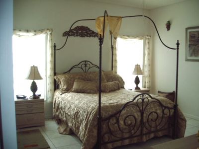 Queen sized Master Bedroom