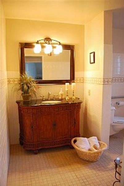 Private Suite Bath