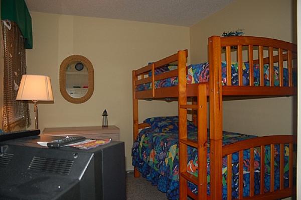 Bunk Beds w/TV in the fish room-kids love it!