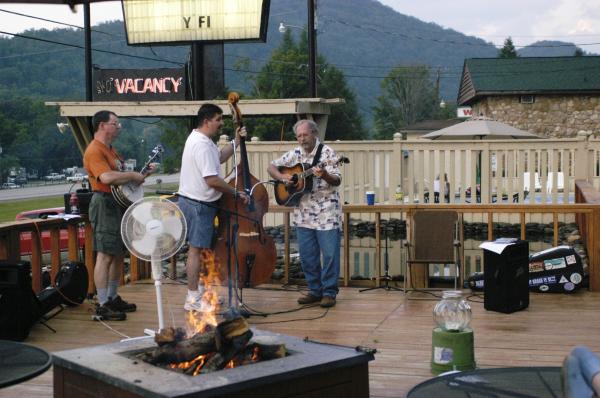 Bluegrass Band at Scenic Motel