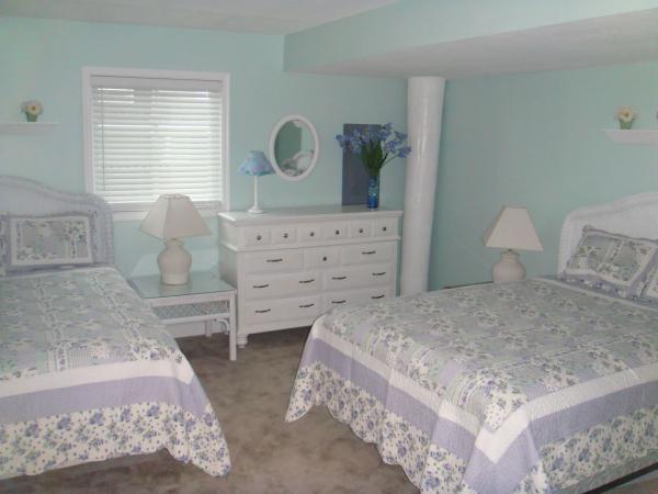 Bedroom with Two Double Beds