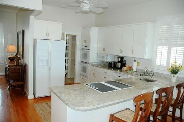 Kitchen/Double Oven/ Two Refrigerators