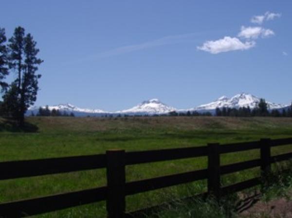 Sisters Oregon home of the 3 sister mountains