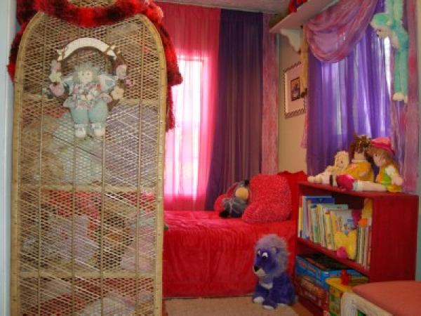Child Play Area w/Twin Bed, Stuffed Animals & Toys