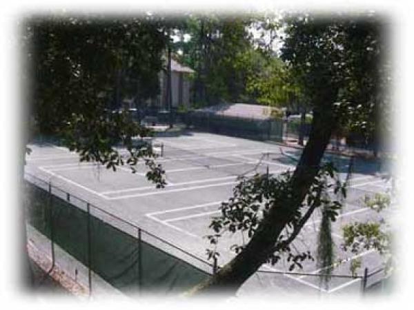 Free Tennis - 10 Har-Tru Courts
