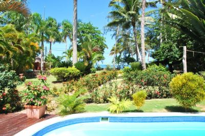 Casa Inca pool in tropical garden