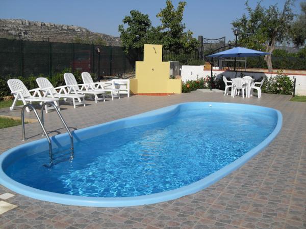 Hydro-Massage Pool