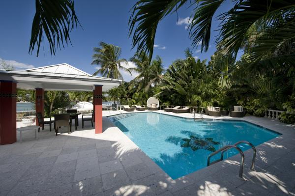 Cayman Island villa wih Private pool
