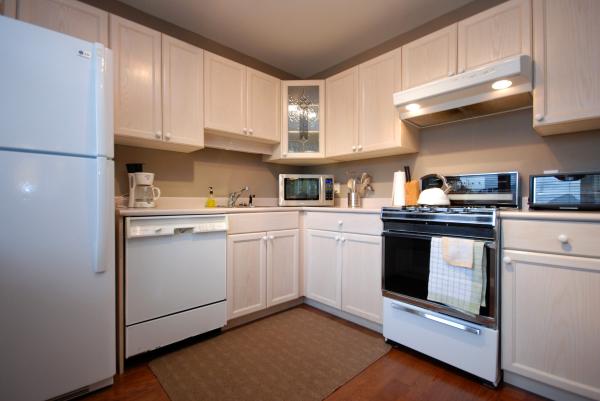 kitchen-DW,micro,gas stove, toaster oven,wine glas