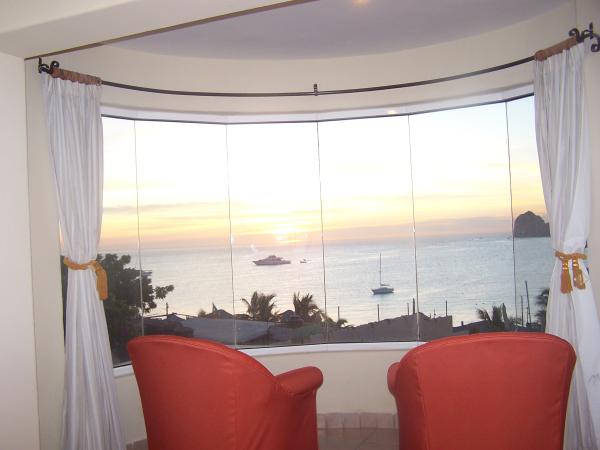 CVR Exec Bdrm Looking Out @ Sunrise Cabo Bay