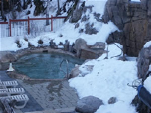 Winter Cold Poolbath 