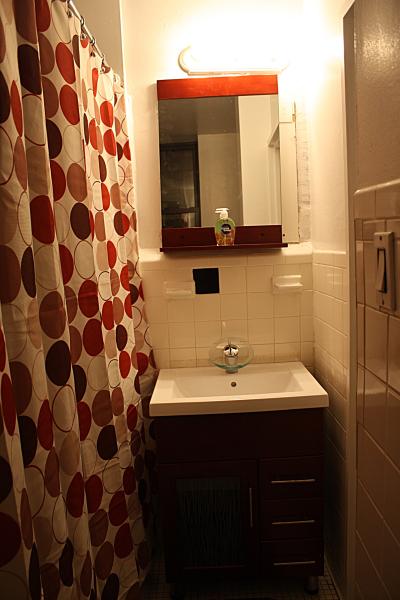 G Line Suites Bathroom is Modern & Contemporary