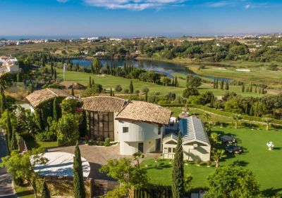 Villa El Cano overlooking golf course