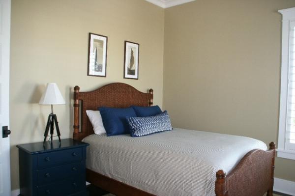 Bedroom 6 - Queen Bed with Navy furnishings