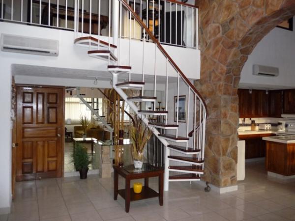 Stairway leading to 2nd level
